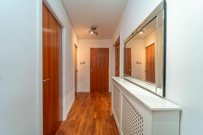 2 Bedroom Flat For Sale In Kaims Terrace, Kirkton, Livingston, EH54