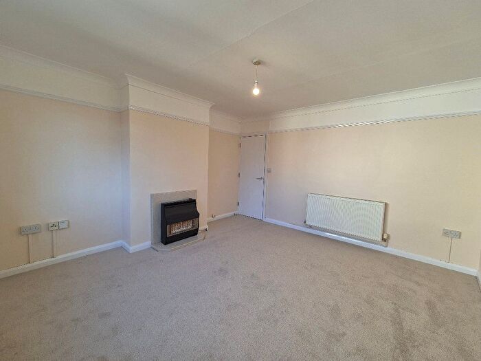 1 Bedroom Flat To Rent In Manchester Road, Exmouth, EX8