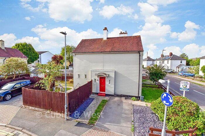 2 Bedroom End Of Terrace House For Sale In Peronne Road, Portsmouth, Hampshire, PO3