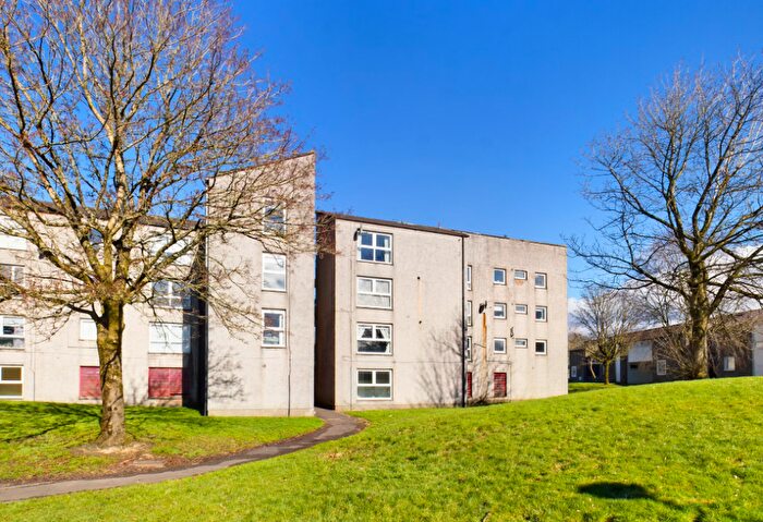 2 Bedroom Flat To Rent In Hazel Road, Cumbernauld, G67