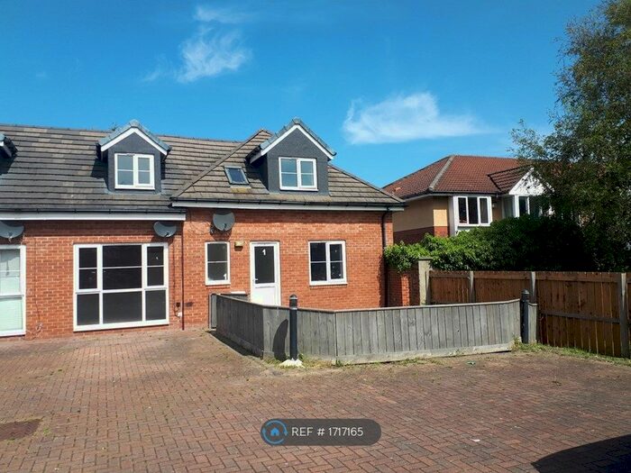 3 Bedroom Semi-Detached House To Rent In The Gables, Middlesbrough, TS4