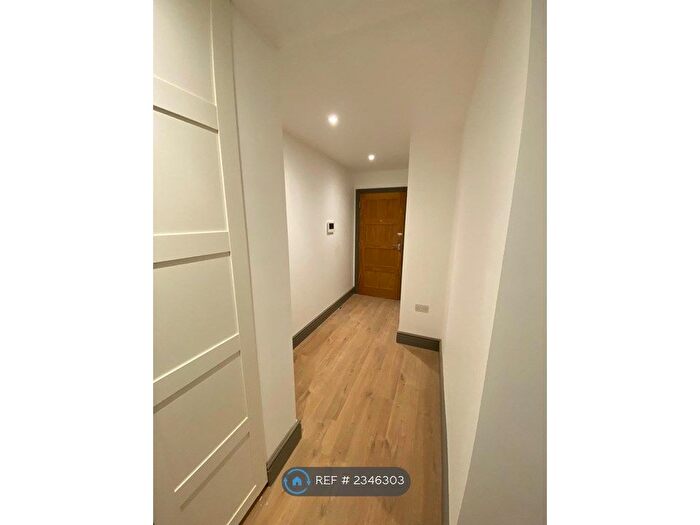 1 Bedroom Flat To Rent In Eastbourne Road, Lingfield, RH7