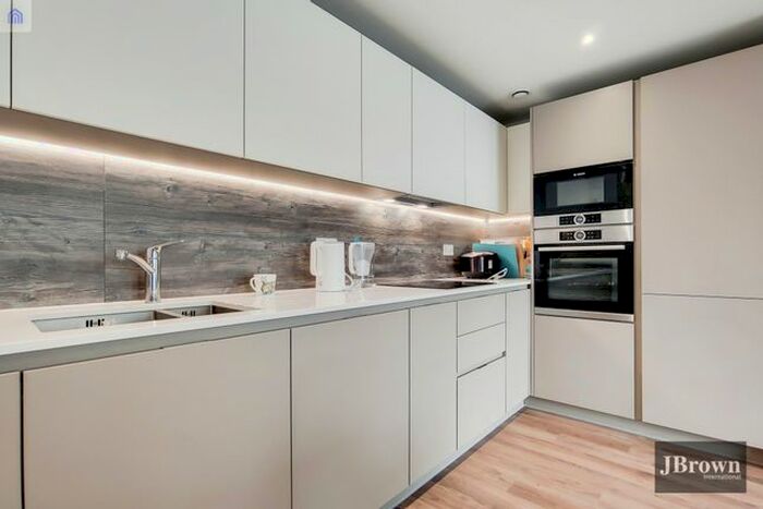 2 Bedroom Flat To Rent In Silicon Way, London, N1