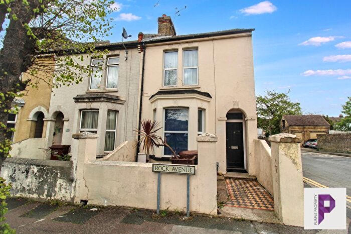 4 Bedroom Terraced House For Sale In Rock Avenue, Gillingham, ME7