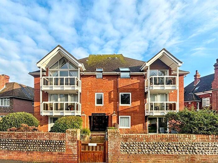 2 Bedroom Flat For Sale In Silverdale Road, Eastbourne, BN20