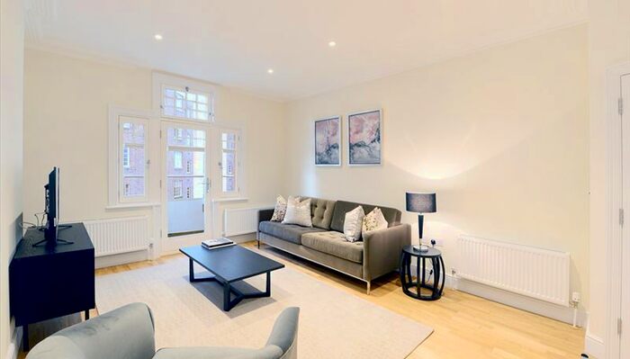3 Bedroom Flat To Rent In King Street, London, W6