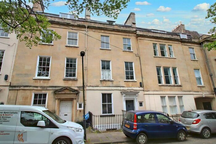 2 Bedroom Apartment To Rent In Kensington Place, Bath, BA1