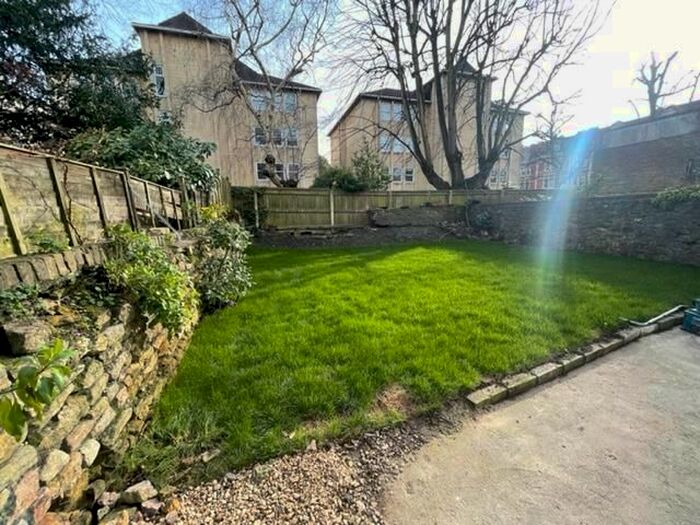 3 Bedroom Flat To Rent In Westfield Park, Redland, Bristol, BS6