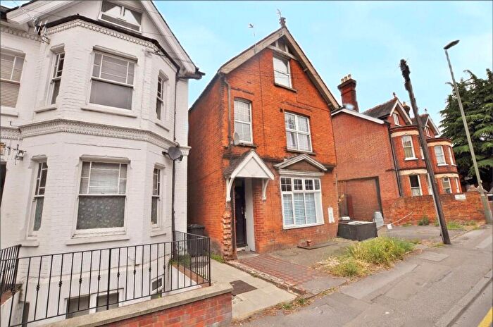1 Bedroom Apartment To Rent In York Road, Guildford, Surrey, GU1