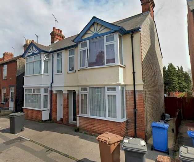 3 Bedroom Semi-Detached House To Rent In Beaconsfield Road, Ipswich, Suffolk, IP1