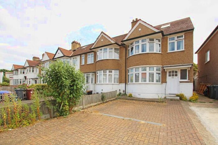 4 Bedroom Semi-Detached House To Rent In Sidmouth Avenue, Isleworth, TW7