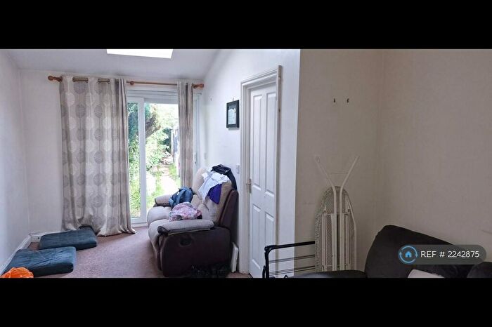 2 Bedroom Flat To Rent In Mortimer Road, Filton, Bristol, BS34