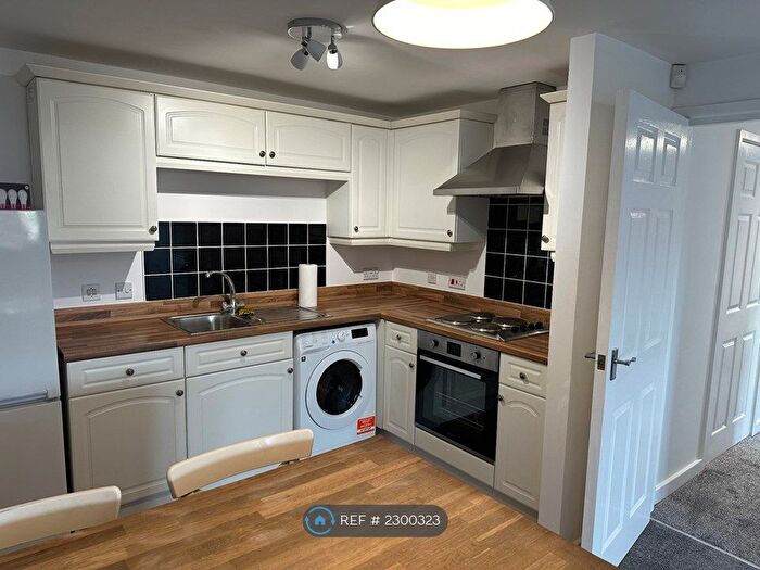 2 Bedroom Flat To Rent In Prospect Court, Morley, Leeds, LS27