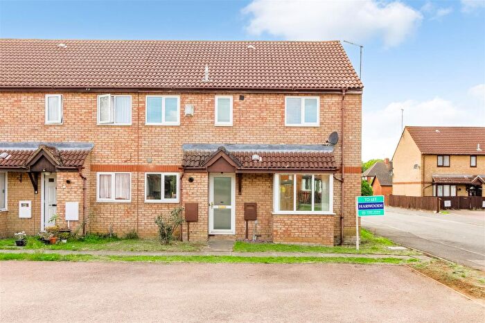 2 Bedroom End Of Terrace House To Rent In Senwick Drive, Wellingborough, NN8