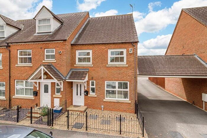 3 Bedroom End Of Terrace House For Sale In Colossus Way, Bletchley, MK3