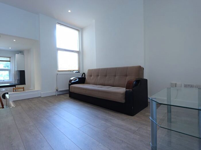 2 Bedroom Flat To Rent In Sidney Avenue, London, N13