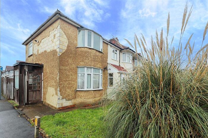 2 Bedroom End Terrace House For Sale In Windsor Gardens, Hayes, UB3
