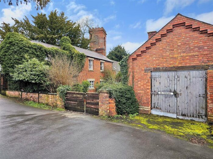 3 Bedroom Cottage For Sale In Wolverley, Kidderminster, Worcestershire, DY11