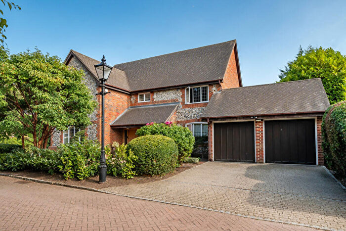 5 Bedroom Detached House For Sale In Piermont Place, Bromley, BR1