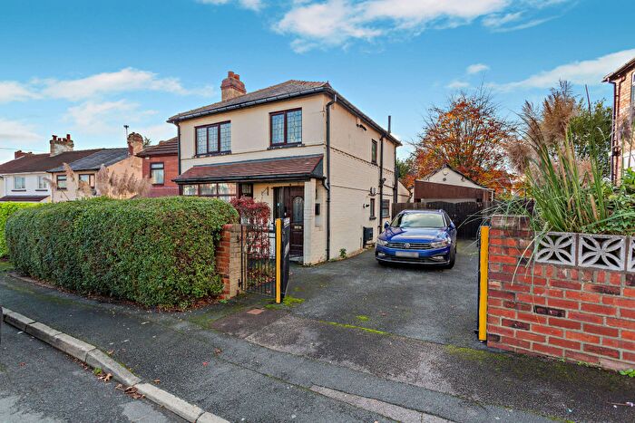 3 Bedroom Detached House For Sale In Stowe Grove, Leeds, West Yorkshire, LS9