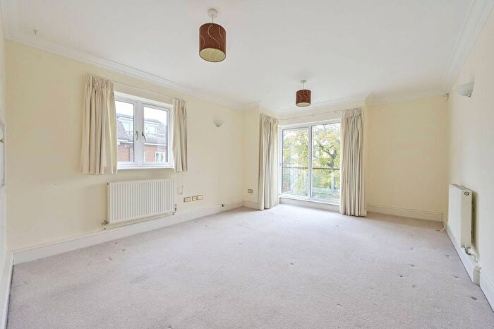2 Bedroom Flat To Rent In The Downs, Wimbledon Village, London, SW20