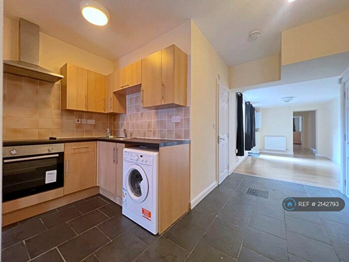 2 Bedroom Flat To Rent In Oxford Road, Reading, RG30