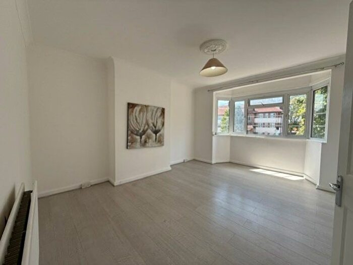 3 Bedroom Flat To Rent In Clitheroe Court Alexandra Avenue, Harrow, Middlesex, HA2