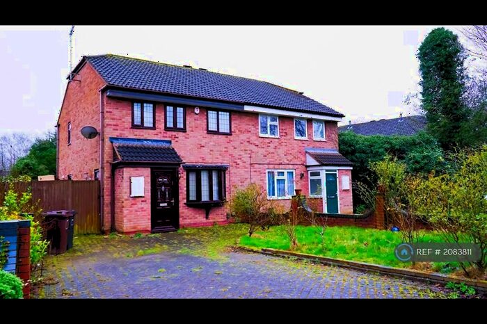 4 Bedroom Semi-Detached House To Rent In Drive, Birmingham, B92