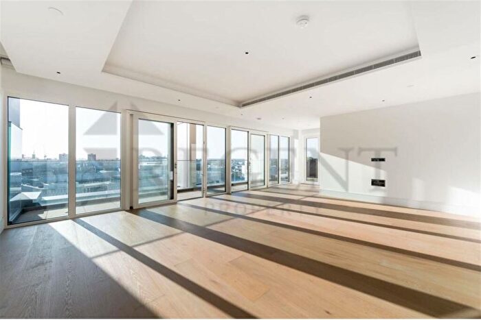 4 Bedroom Flat To Rent In Lincoln Apartments, Fountain Park Way, W12