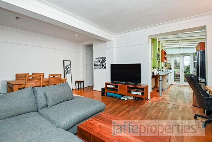 2 Bedroom Apartment To Rent In Fortune Green Road, London, NW6