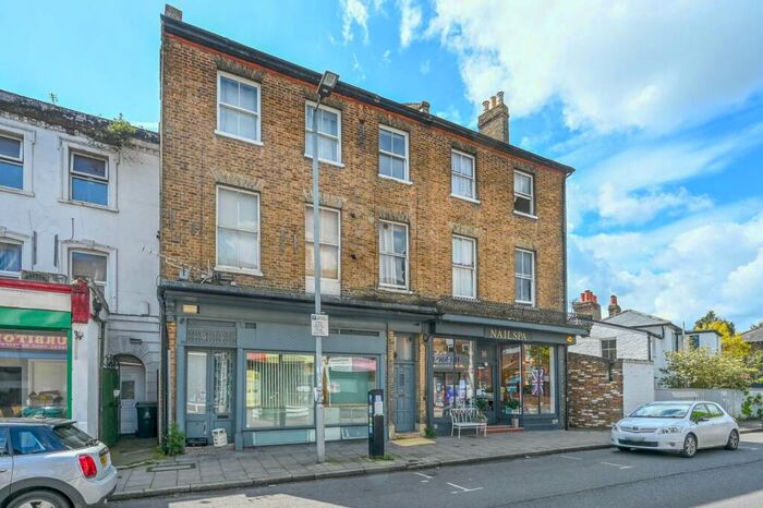 Studio To Rent In Berrylands Road, Berrylands, Surbiton, KT5