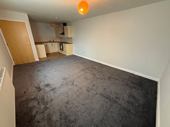 2 Bedroom Flat To Rent In Rose Mews, Somerscale Street, Hull, Yorkshire, HU2