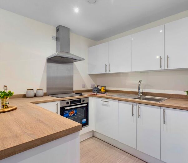 3 Bedroom Flat For Sale In Liverpool Street, Salford, M5