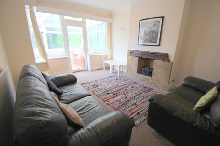 8 Bedroom Terraced House To Rent In Batcliffe Mount, Headingley, Leeds, LS6