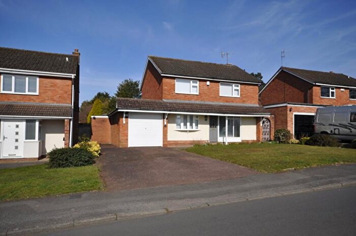 3 Bedroom Detached House For Sale In Cedars Avenue, Kingswinford, DY6