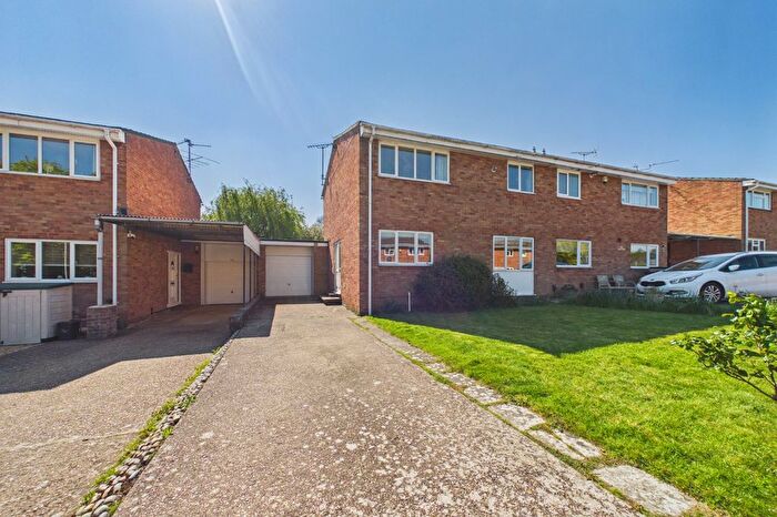 3 Bedroom Semi Detached House For Sale In Wylam, Bracknell, Berkshire, RG12