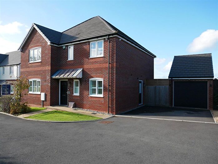 4 Bedroom Detached House For Sale In Juniper Close, Calne, SN11