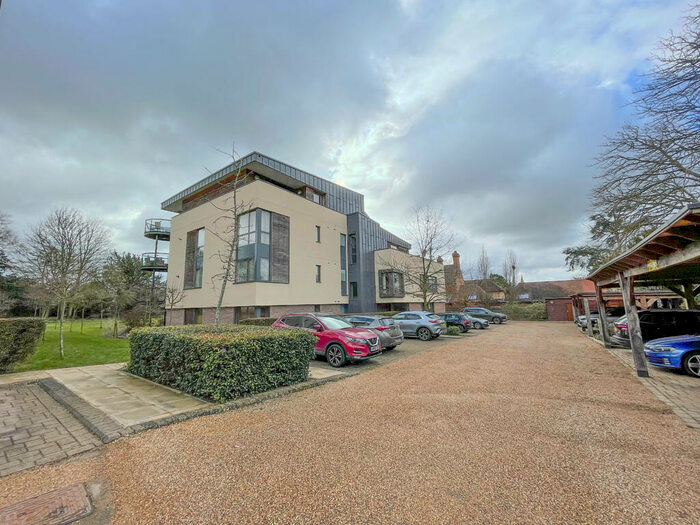 1 Bedroom Flat For Sale In Meridian Gardens, Newmarket, CB8