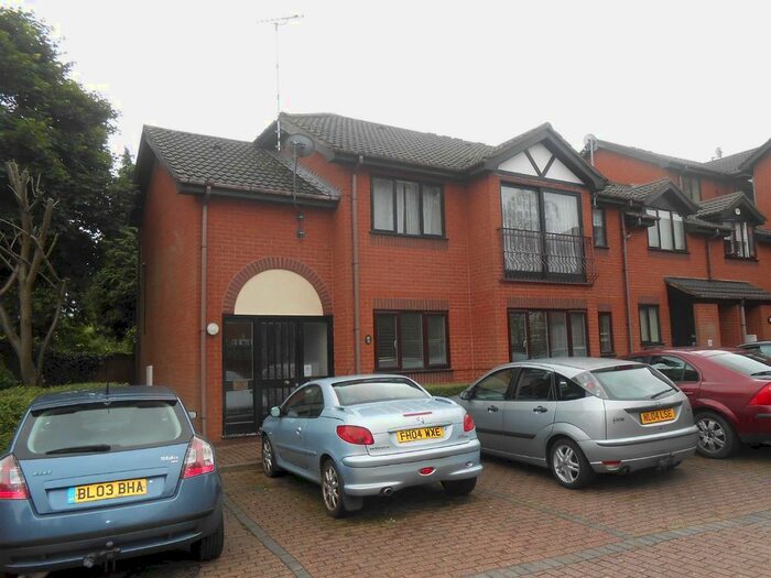 1 Bedroom Flat To Rent In Rockingham Close, Bloxwich, Walsall, WS3