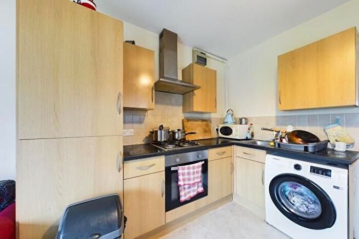 1 Bedroom Flat To Rent In Bitterne Road West, Southampton, SO18