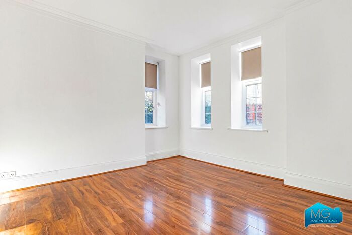 1 Bedroom Flat To Rent In North End Road, Golders Green, London, NW11
