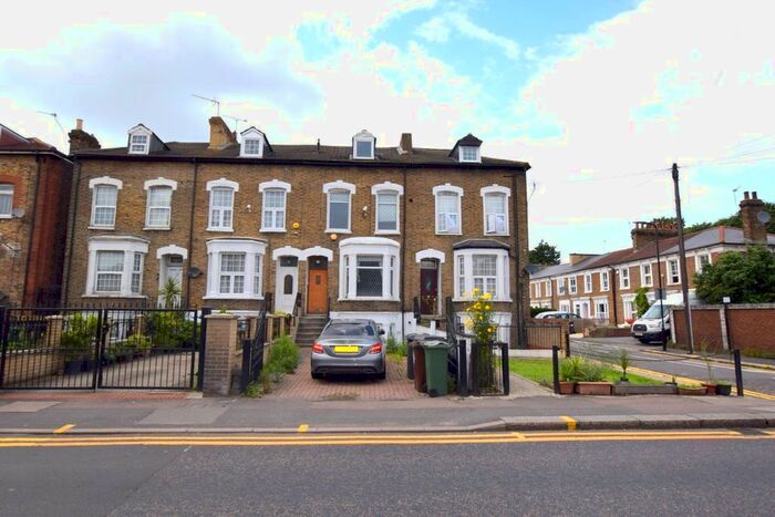 1 Bedroom Flat To Rent In Basement Flat, Church Road, Leyton, E10