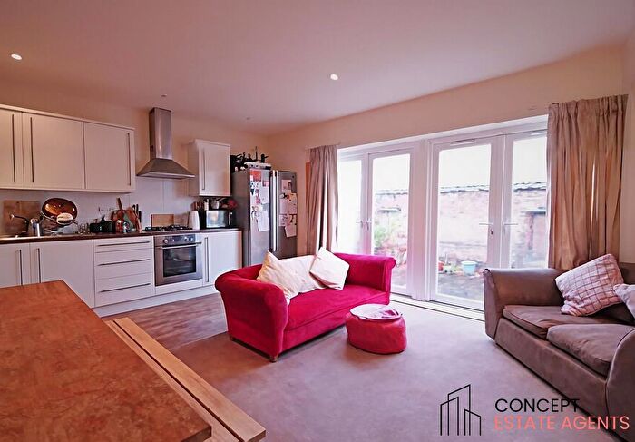 3 Bedroom Flat To Rent In Mantilla Road, Tooting Bec, SW17