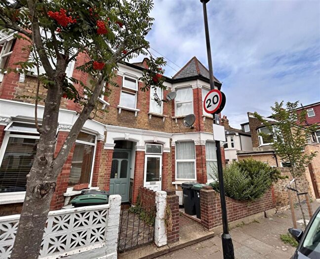 Studio To Rent In Crossfield Road, London, N17