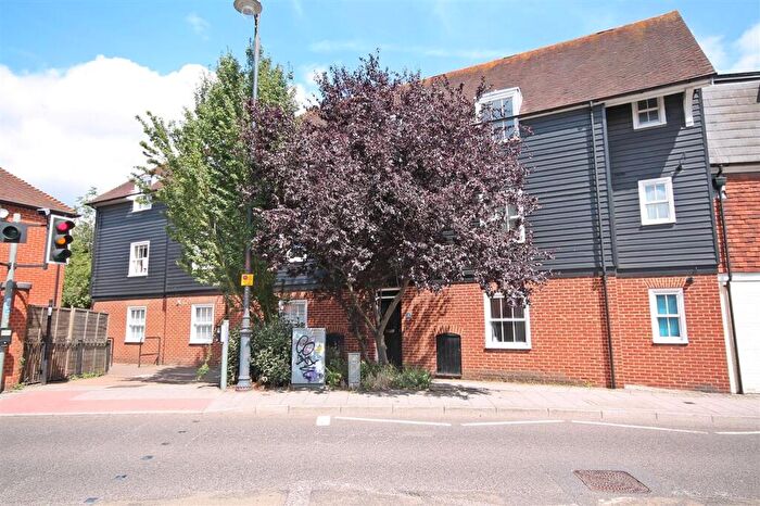 3 Bedroom Apartment To Rent In Station Road West, Canterbury, CT2