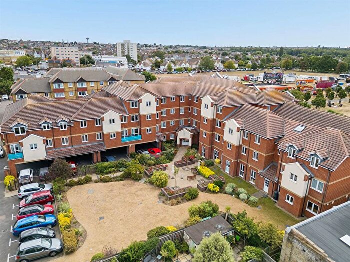 2 Bedroom Flat For Sale In Richmond Street, Herne Bay, CT6