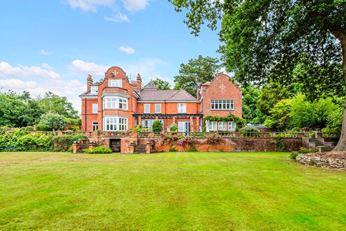 2 Bedroom Flat To Rent In Stoneswood Road, Oxted, RH8