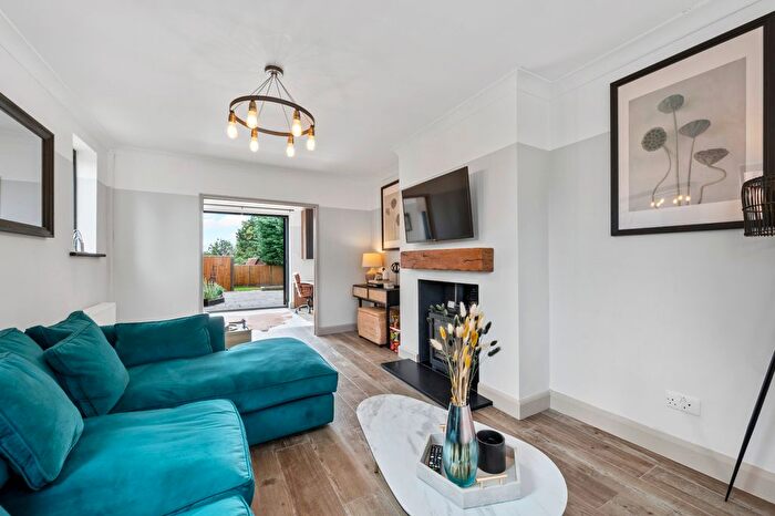 5 Bedroom Semi-Detached House To Rent In Green Lane, Chessington, KT9