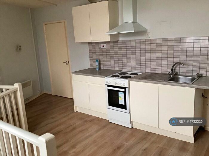 1 Bedroom Flat To Rent In Birmingham Street, Oldbury, B69