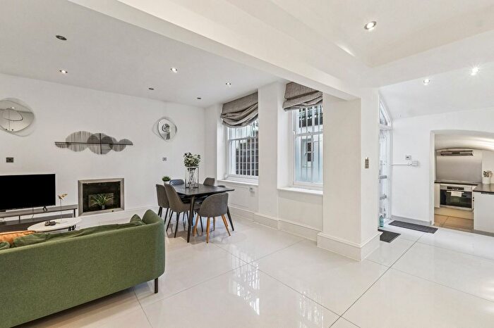 3 Bedroom Flat For Sale In Cornwall Gardens, South Kensington, SW7